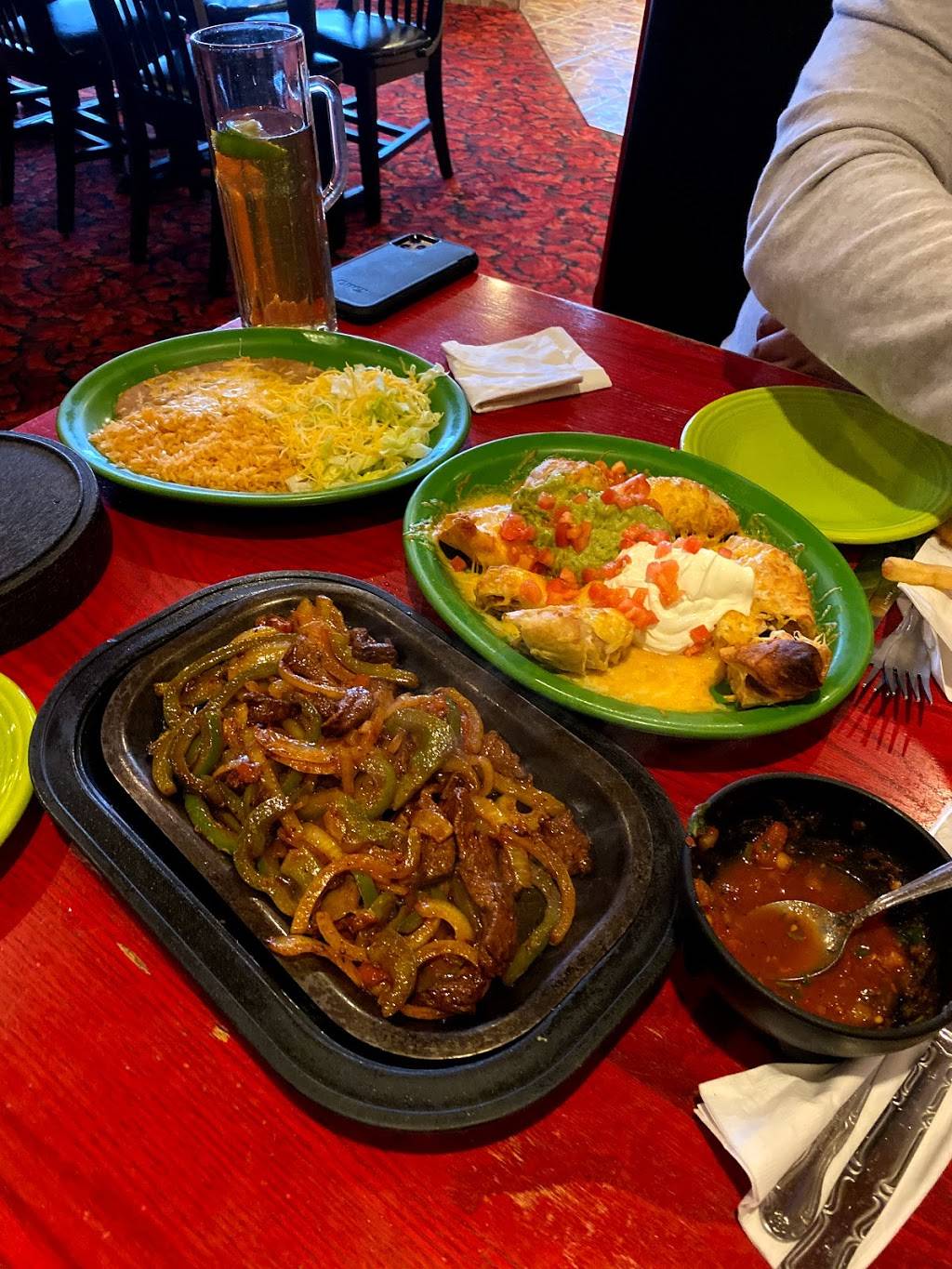 Ixtapa Family Mexican Restaurant | restaurant | 5031 168th St SW #140, Lynnwood, WA 98037, USA | 4257424300 OR +1 425-742-4300