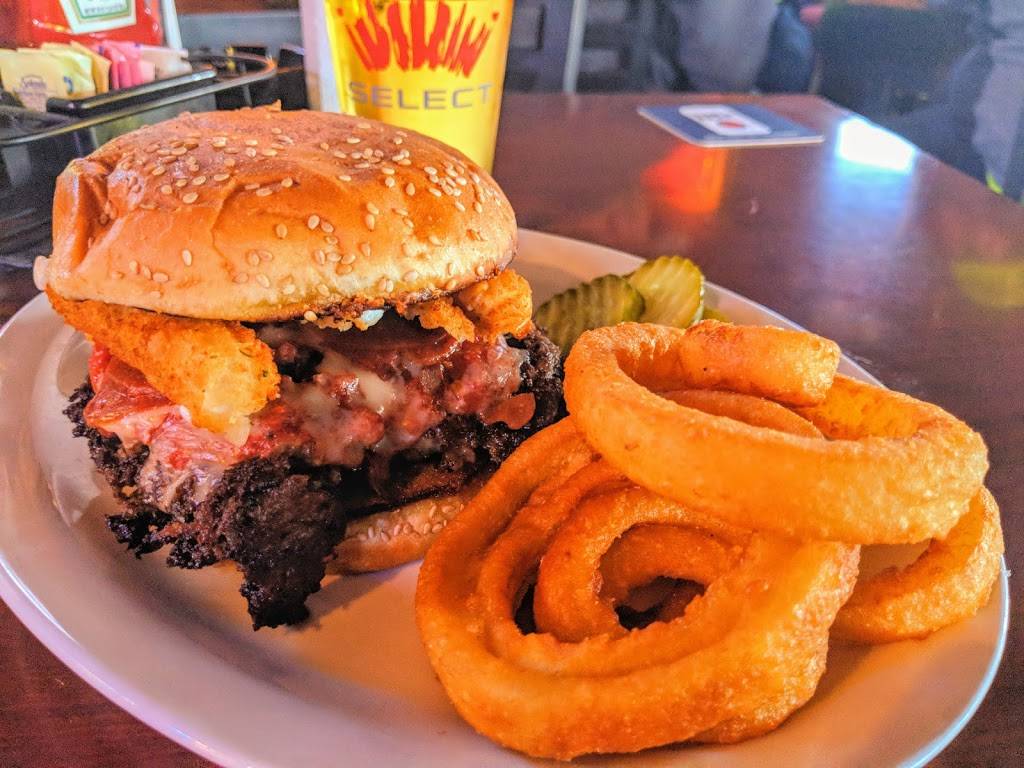 Hotshots Sports Bar & Grill | restaurant | 12154 St Charles Rock Rd, Bridgeton, MO 63044, USA | 3142911606 OR +1 314-291-1606