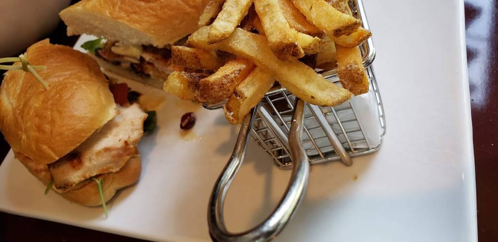 The Heights Restaurant and H Bar | restaurant | 903 Hanshaw Rd, Ithaca, NY 14850, USA | 6072574144 OR +1 607-257-4144