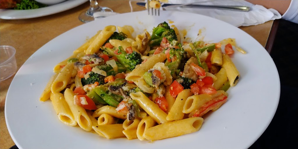 Stars Restaurant | restaurant | 115 S Orchard Ave, Ukiah, CA 95482, USA | 7074621622 OR +1 707-462-1622