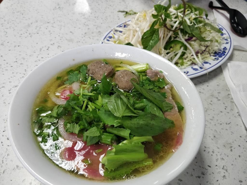 Pho King | restaurant | 638 International Blvd, Oakland, CA 94606, USA | 5102909289 OR +1 510-290-9289
