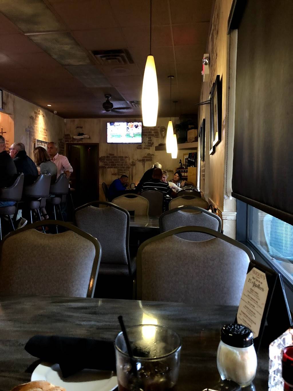 Vernons Cafe | night club | 720 Youngstown Warren Rd, Niles, OH 44446, USA | 3306521381 OR +1 330-652-1381