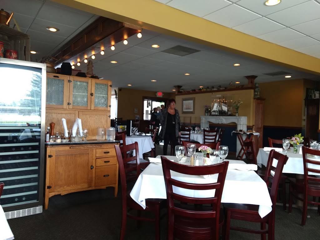 1812 Food & Spirits | restaurant | 2590 E Sand Rd, Port Clinton, OH 43452, USA | 4199607588 OR +1 419-960-7588