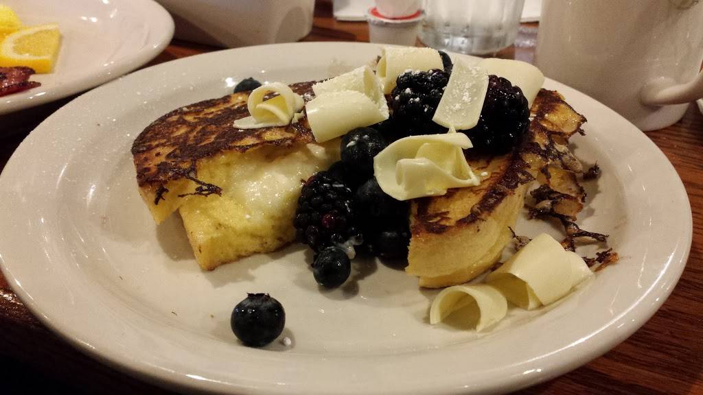 Cracker Barrel Old Country Store | restaurant | 103 Paradise St, Manchester, TN 37355, USA | 9317231358 OR +1 931-723-1358