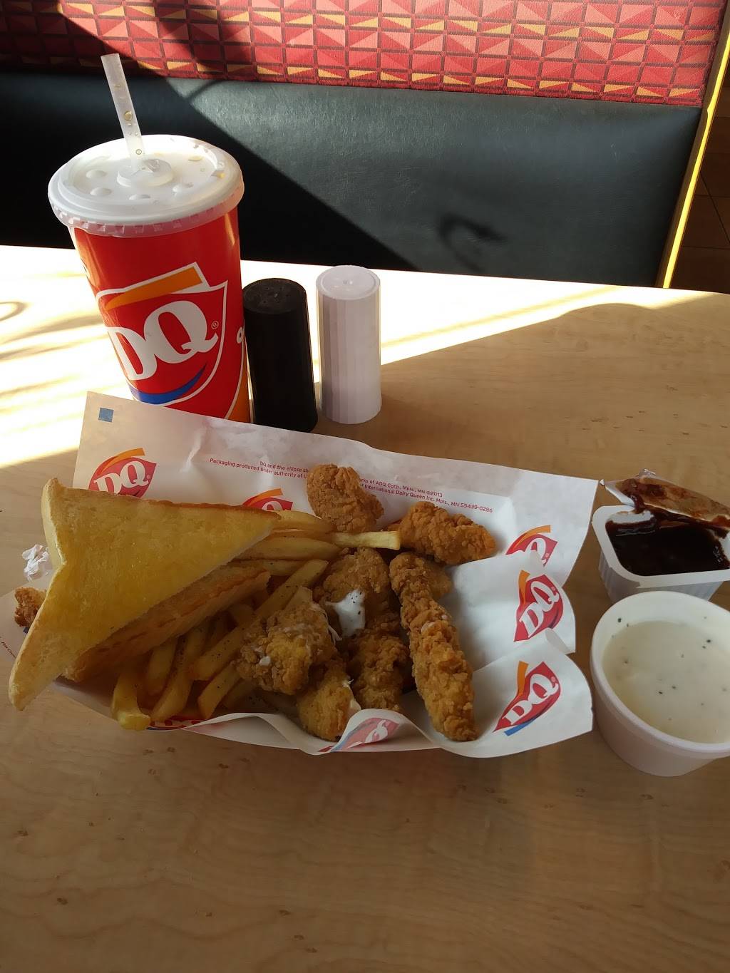 Dairy Queen Grill & Chill | restaurant | 3308 E Baseline Rd, Phoenix, AZ 85042, USA | 6023686900 OR +1 602-368-6900