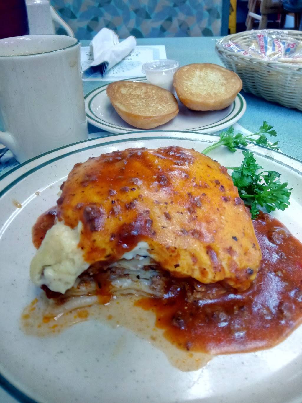 Peacock Family Restaurant | restaurant | 2670 Belvidere Rd, Waukegan, IL 60085, USA | 8476623333 OR +1 847-662-3333