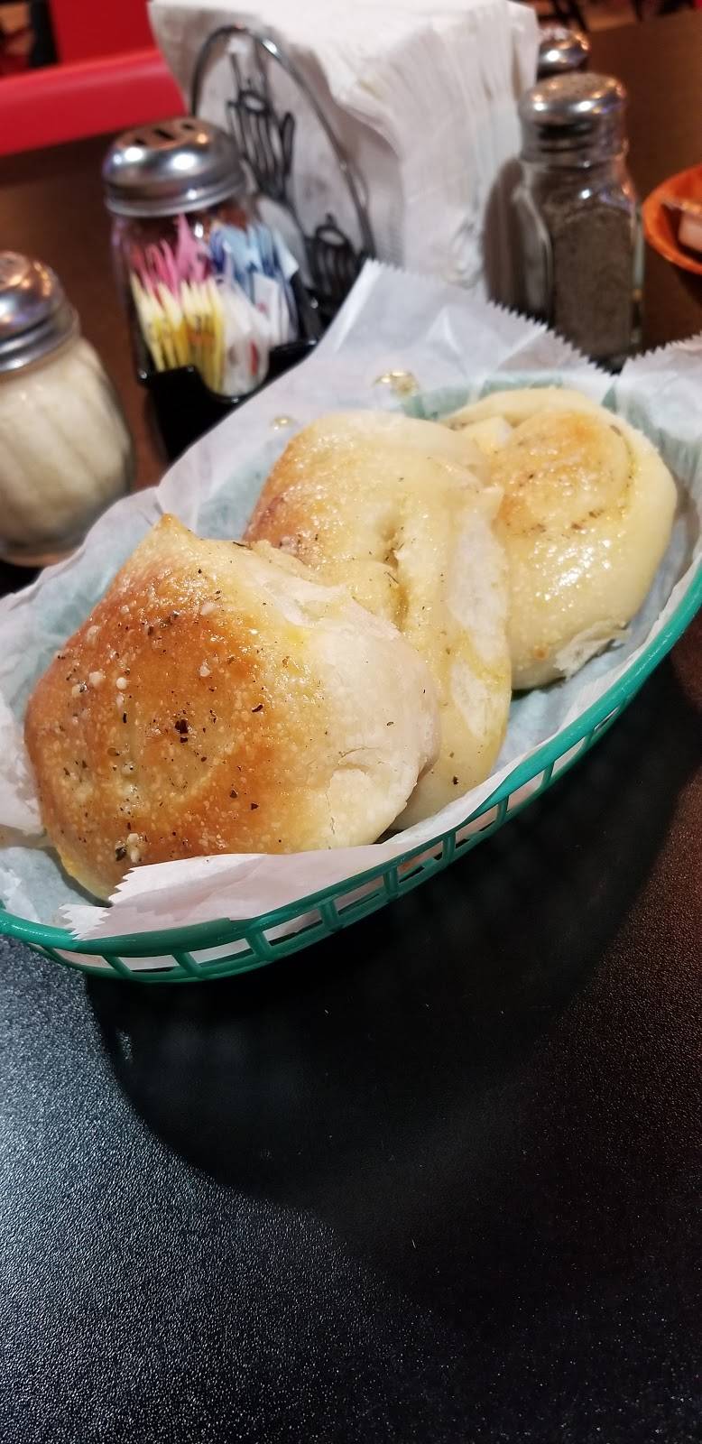 Napolis Italian Grill | restaurant | 300 S Main St, Highlands, TX 77562, USA | 8328388524 OR +1 832-838-8524