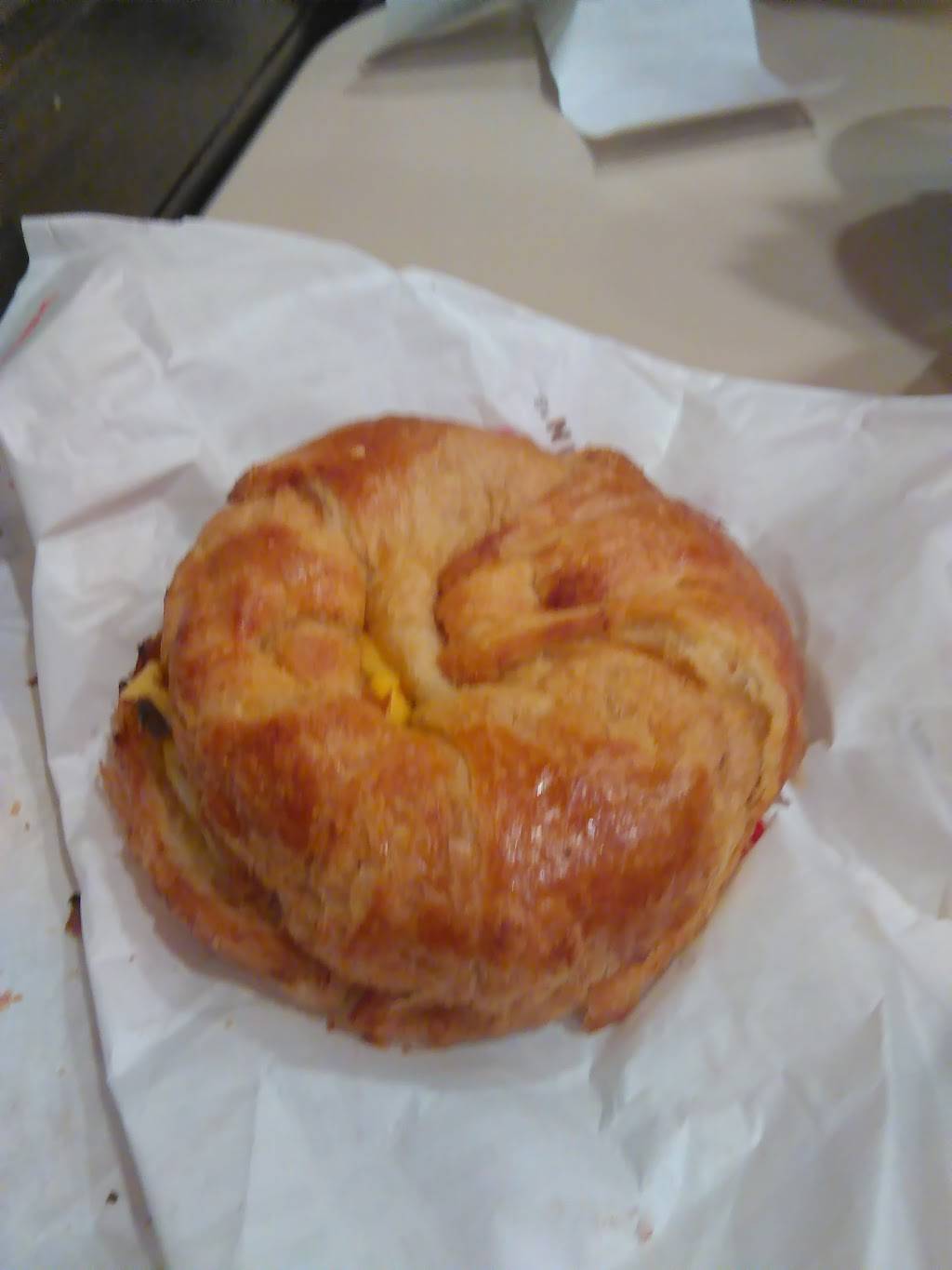 Dunkin | bakery | 71-67 Yellowstone Blvd, Forest Hills, NY 11375, USA | 7182635606 OR +1 718-263-5606