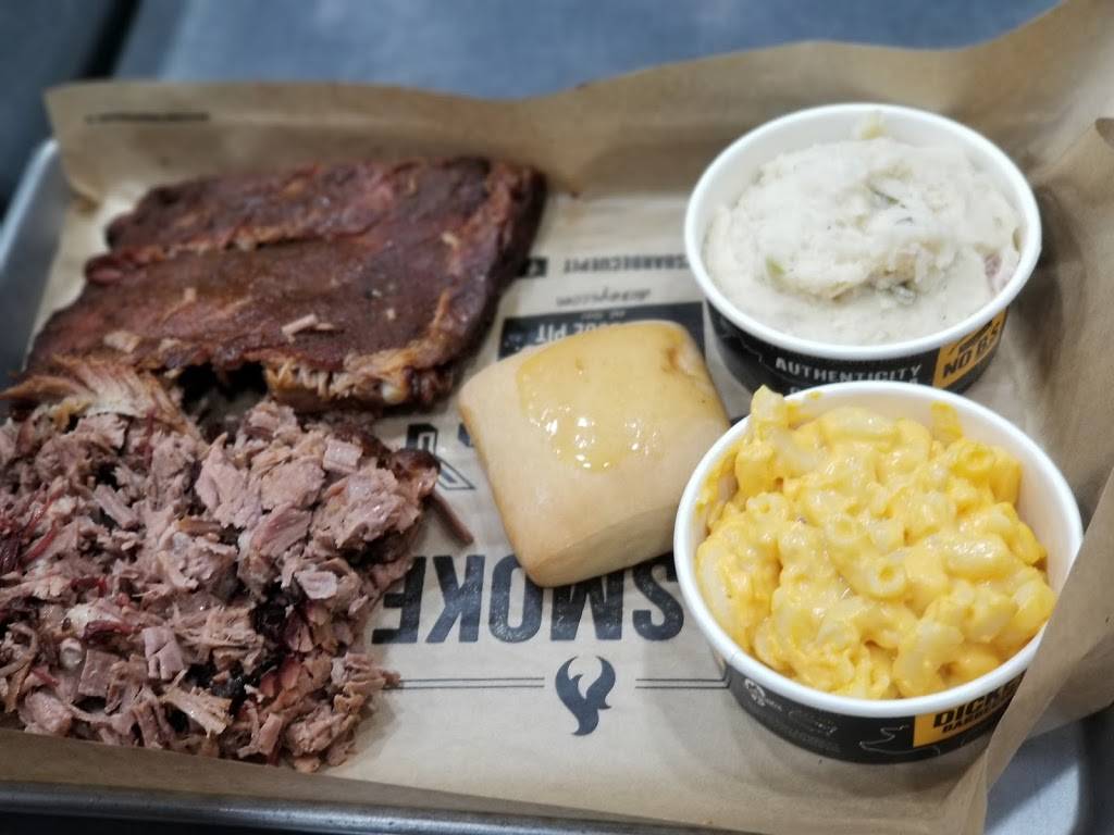 Dickeys Barbecue Pit | restaurant | 40315 Winchester Rd d, Temecula, CA 92591, USA | 9512965105 OR +1 951-296-5105