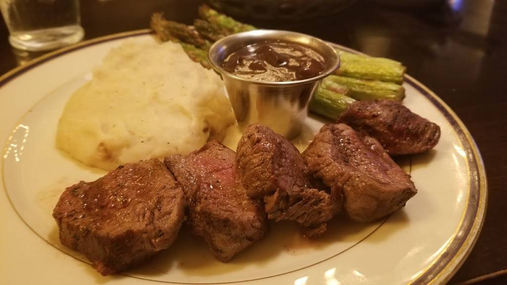 Michael Forbes Bar & Grille | restaurant | 128 W 63rd St, Kansas City, MO 64113, USA | 8163334355 OR +1 816-333-4355