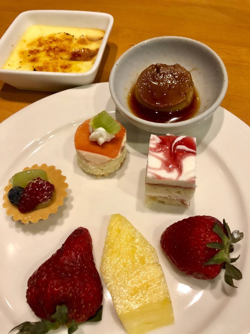 Yellowtail Sushi & Grill Buffet | restaurant | 3945 Central Expy, Plano, TX 75023, USA | 9724238088 OR +1 972-423-8088