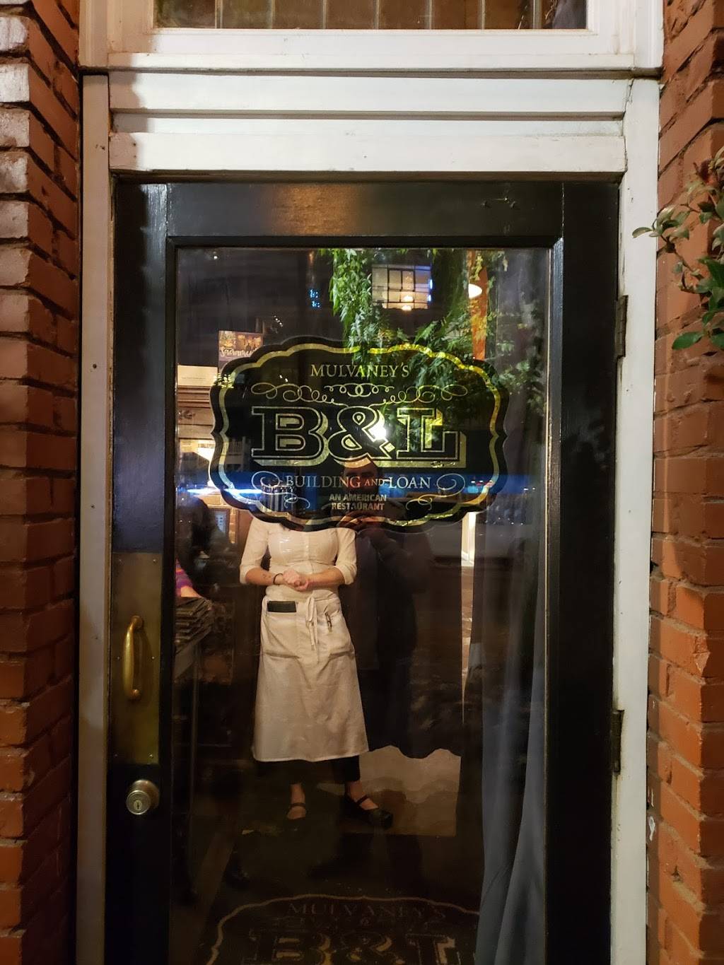 Mulvaneys B&L | restaurant | 1215 19th St, Sacramento, CA 95811, USA | 9164416022 OR +1 916-441-6022