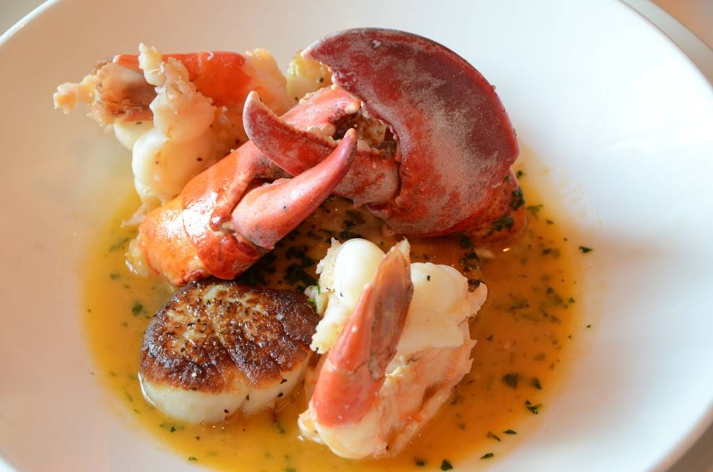 Bass Street Chop House | restaurant | 1601 River Dr Ste 100, Moline, IL 61265, USA | 3097624700 OR +1 309-762-4700