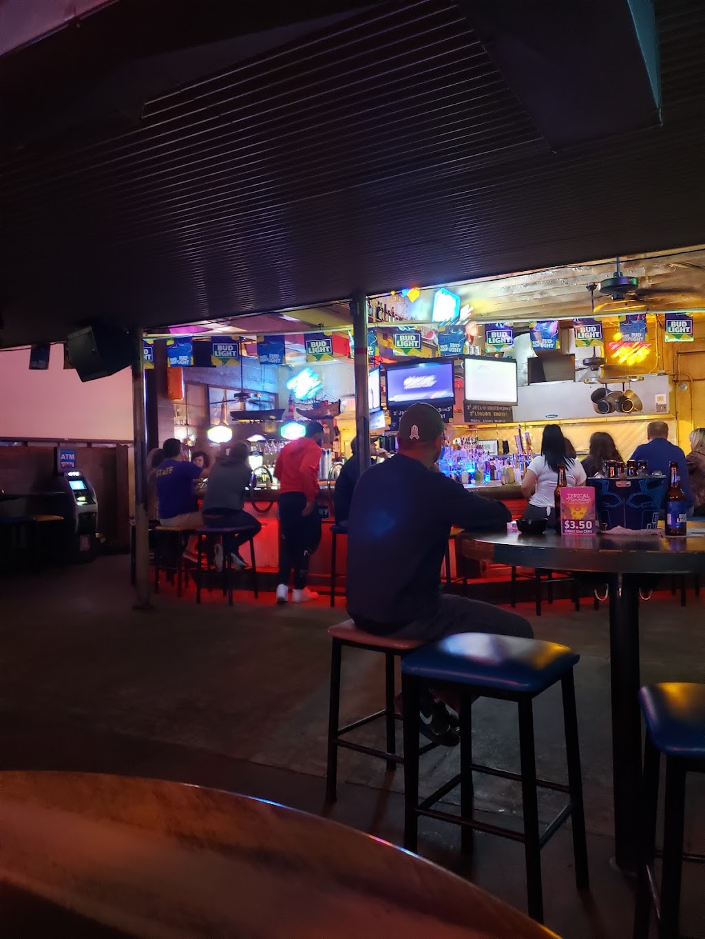 The Cajuns Wharf Grill & Bar | restaurant | 3500 Ryan St, Lake Charles, LA 70605, USA | 3375082873 OR +1 337-508-2873