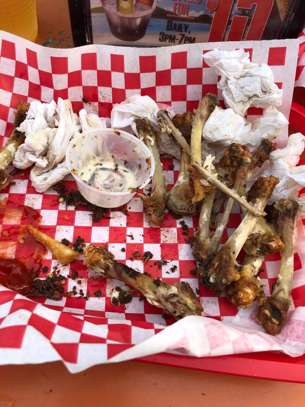 Wicked Wings Beach Bar and Grill | restaurant | 61 Avenue C, Fort Myers Beach, FL 33931, USA | 2397659647 OR +1 239-765-9647