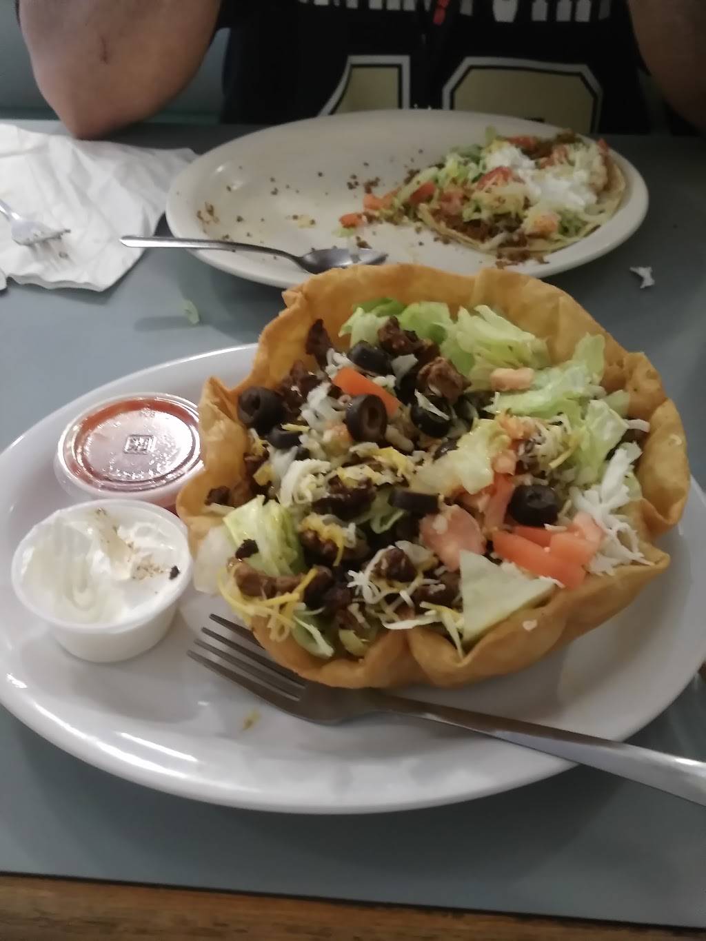 Amigos | restaurant | 306 N Galena Ave, Freeport, IL 61032, USA | 8152330503 OR +1 815-233-0503