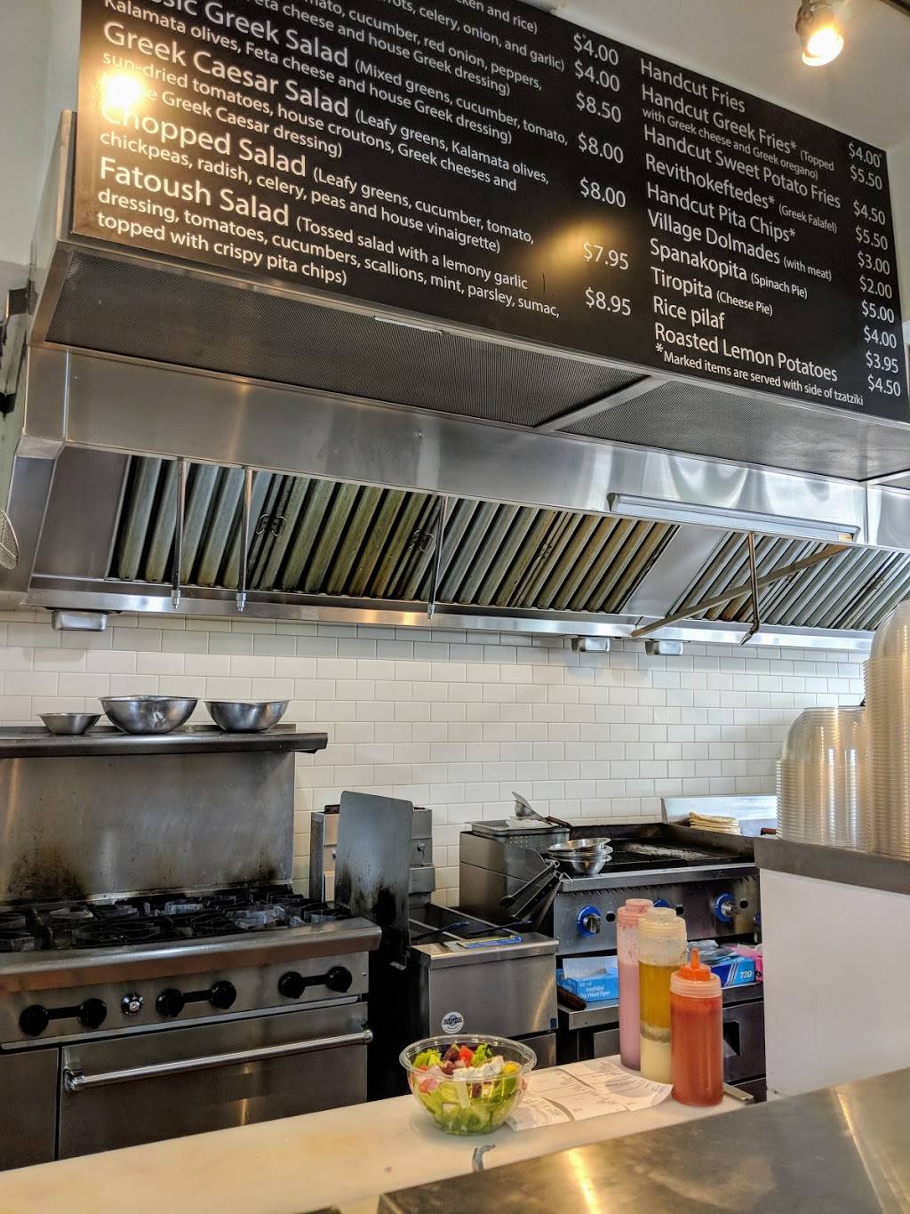 Grape Leaf | restaurant | 6 Lincoln St, Newton, MA 02461, USA | 6175275366 OR +1 617-527-5366