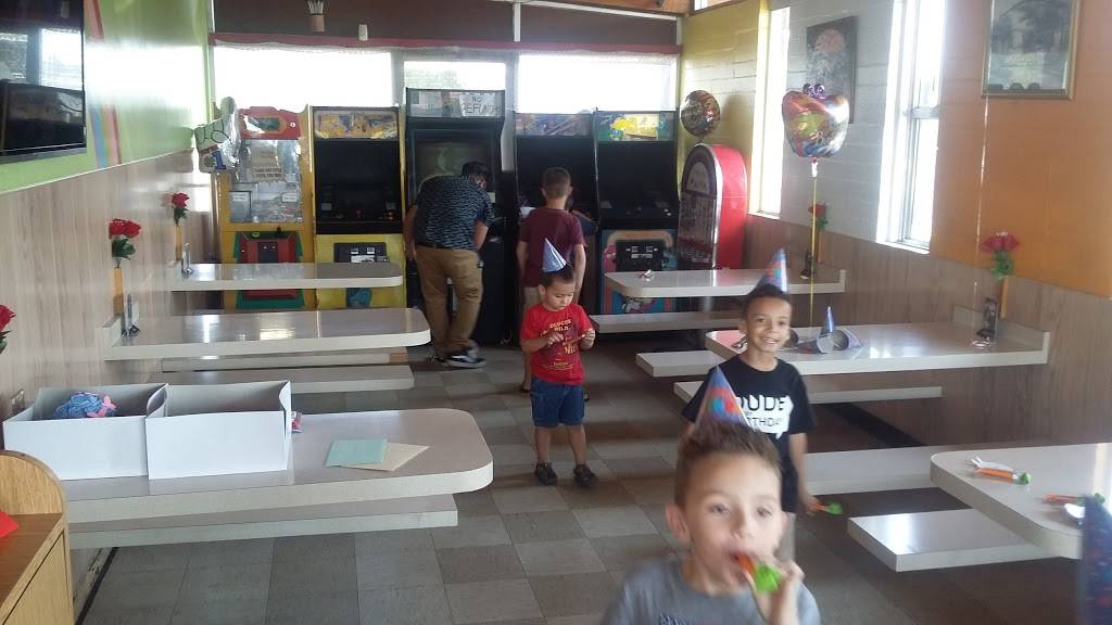 White Top Drive In | restaurant | 1110 W D St, Lemoore, CA 93245, USA | 5599243887 OR +1 559-924-3887