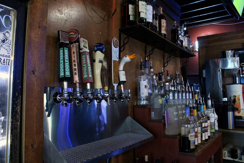 Captain’s Sports Lounge | restaurant | 27909 E Colbern Rd, Lees Summit, MO 64086, USA | 8165785770 OR +1 816-578-5770