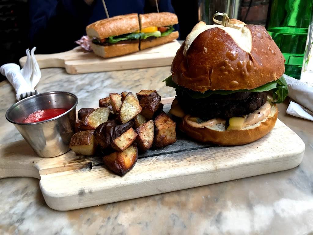 Bar Velo | restaurant | 394 Broadway, Brooklyn, NY 11211, USA | 7185996895 OR +1 718-599-6895