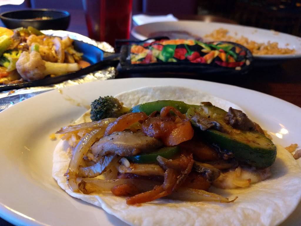 EL Jaripeo | restaurant | 30 East Washington Pointe Dr, Indianapolis, IN 46229, USA | 3178983921 OR +1 317-898-3921