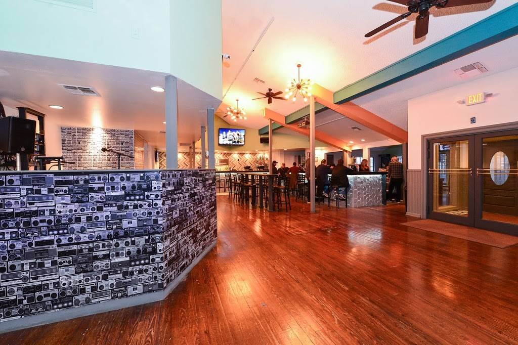 Groove House | restaurant | 12333 West Ave, San Antonio, TX 78216, USA | 2105982083 OR +1 210-598-2083