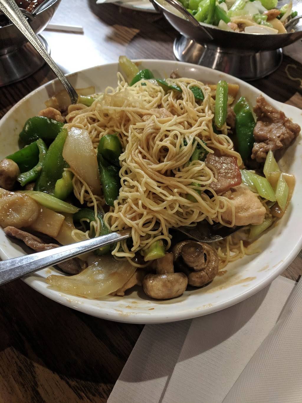 Yins Restaurant | meal takeaway | 40 Main St S, Waterford, ON N0E 1Y0, Canada | 5194438678 OR +1 519-443-8678