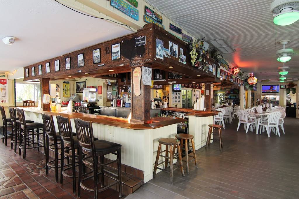 Caddys on the Beach | restaurant | 9000 W Gulf Blvd, Treasure Island, FL 33706, USA | 7273604993 OR +1 727-360-4993