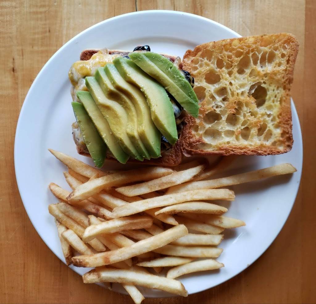 Clearys Pub | restaurant | 113 S Main St, Chelsea, MI 48118, USA | 7344751922 OR +1 734-475-1922