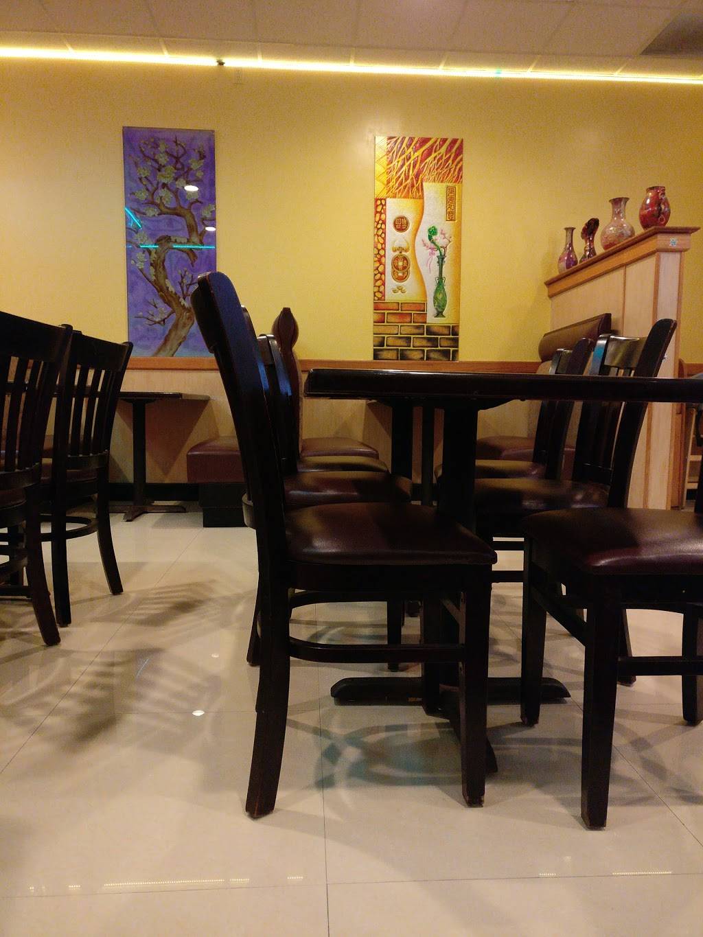 Chens Bistro | restaurant | 1923 63rd St # C, Kenosha, WI 53143, USA | 2626059733 OR +1 262-605-9733