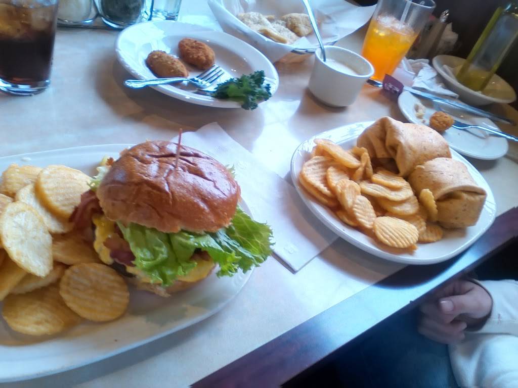 Ruggeros | restaurant | 5311 Corunna Rd, Flint, MI 48532, USA | 8107337633 OR +1 810-733-7633