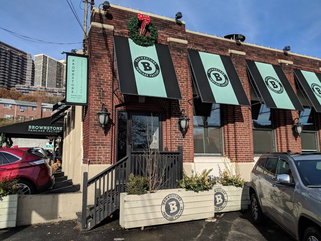 Brownstone Pancake Factory | restaurant | 860 River Rd, Edgewater, NJ 07020, USA | 2019454800 OR +1 201-945-4800
