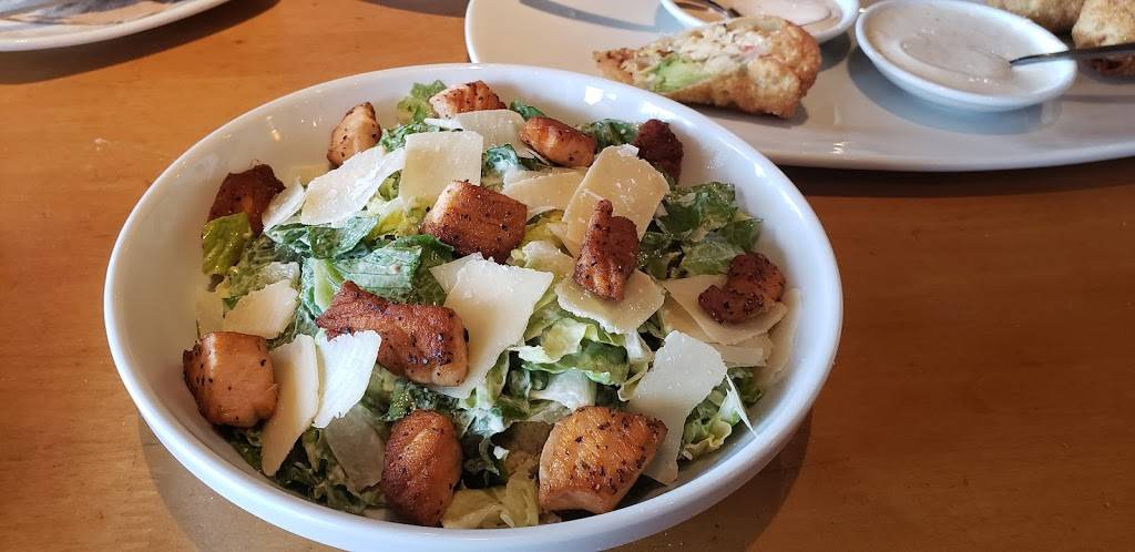 California Pizza Kitchen | restaurant | 37546 W Six Mile Rd, Livonia, MI 48152, USA | 7345910476 OR +1 734-591-0476