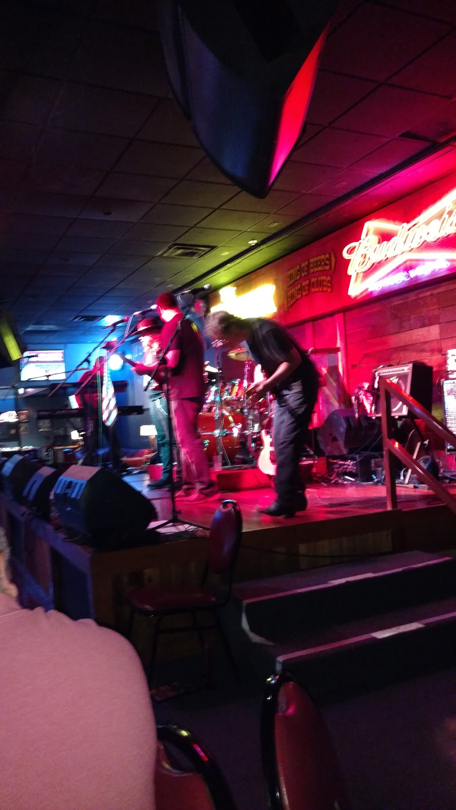 The Maverick King of Clubs | night club | 6622 E Tanque Verde Rd, Tucson, AZ 85715, USA | 5202980430 OR +1 520-298-0430