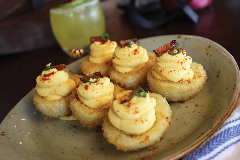 Tavern & Table | restaurant | 100 Church St, Mt Pleasant, SC 29464, USA | 8433529510 OR +1 843-352-9510