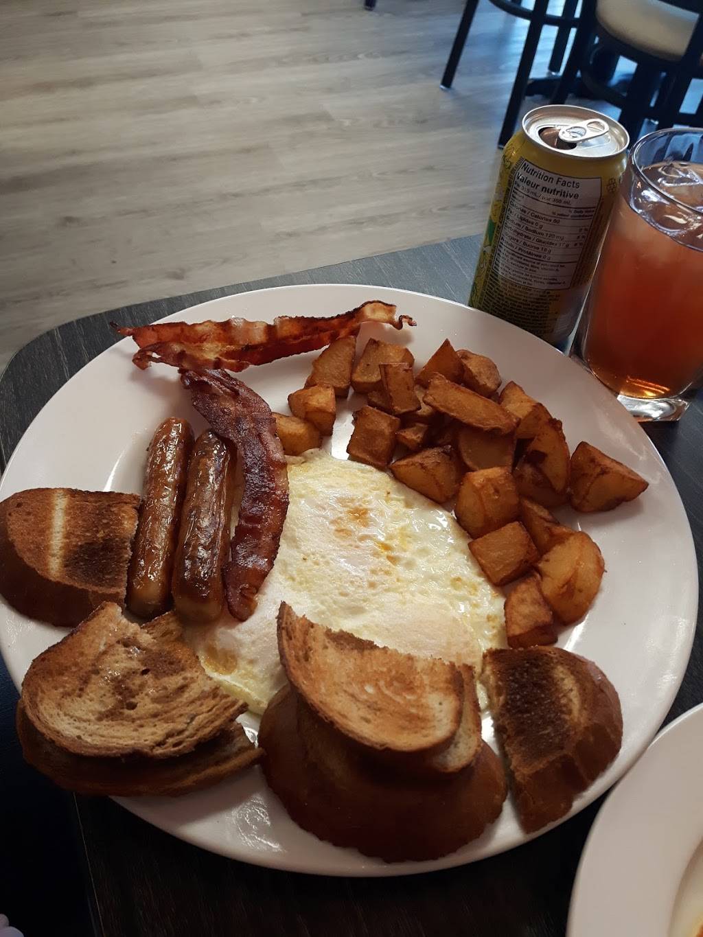 Luks Diner | restaurant | 2501 Guelph Line, Burlington, ON L7M 2A3, Canada | 9053326203 OR +1 905-332-6203