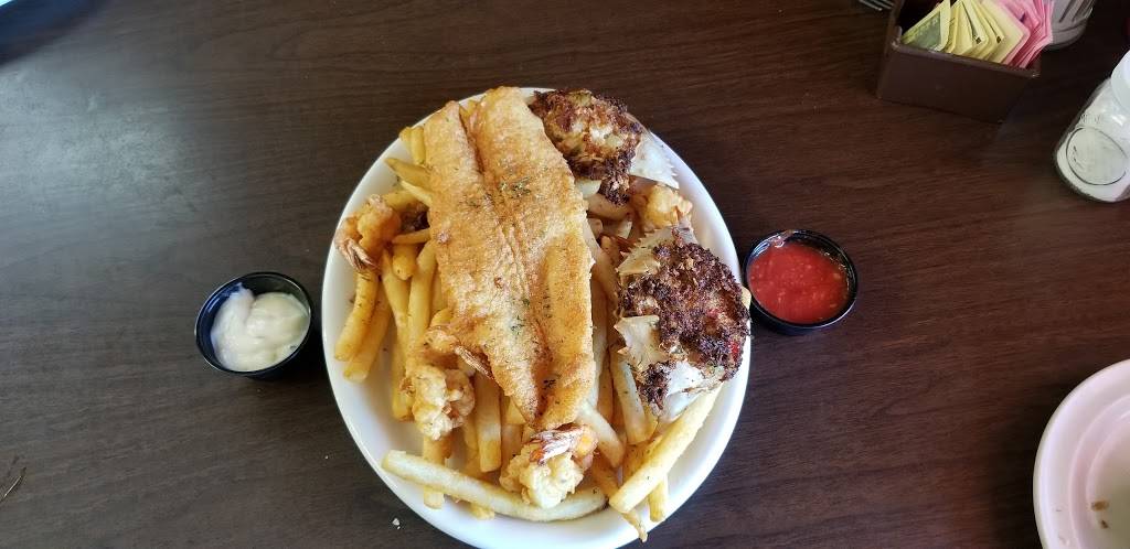 Steves Famous Diner | restaurant | 741 N US-1, Oak Hill, FL 32759, USA | 3862104403 OR +1 386-210-4403