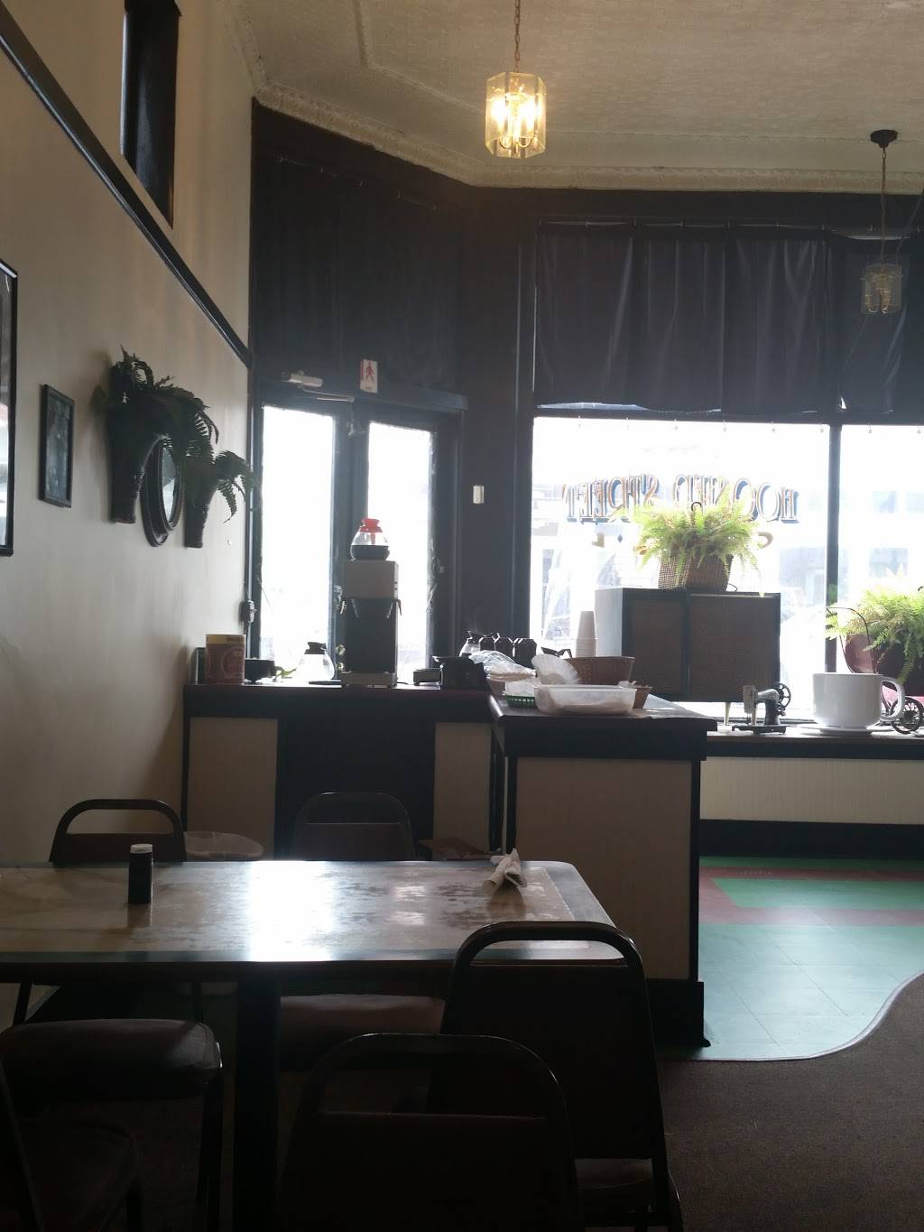 Hoosier Street Grill | restaurant | 161 5th St, North Vernon, IN 47265, USA | 8123466225 OR +1 812-346-6225