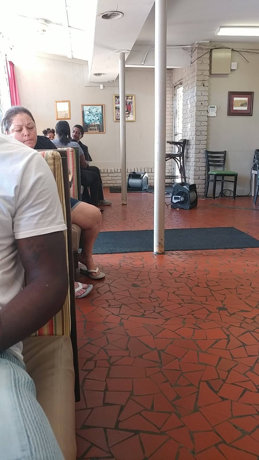 Old School Hot Wings | restaurant | 8709 US-61, Walls, MS 38680, USA | 6627810610 OR +1 662-781-0610