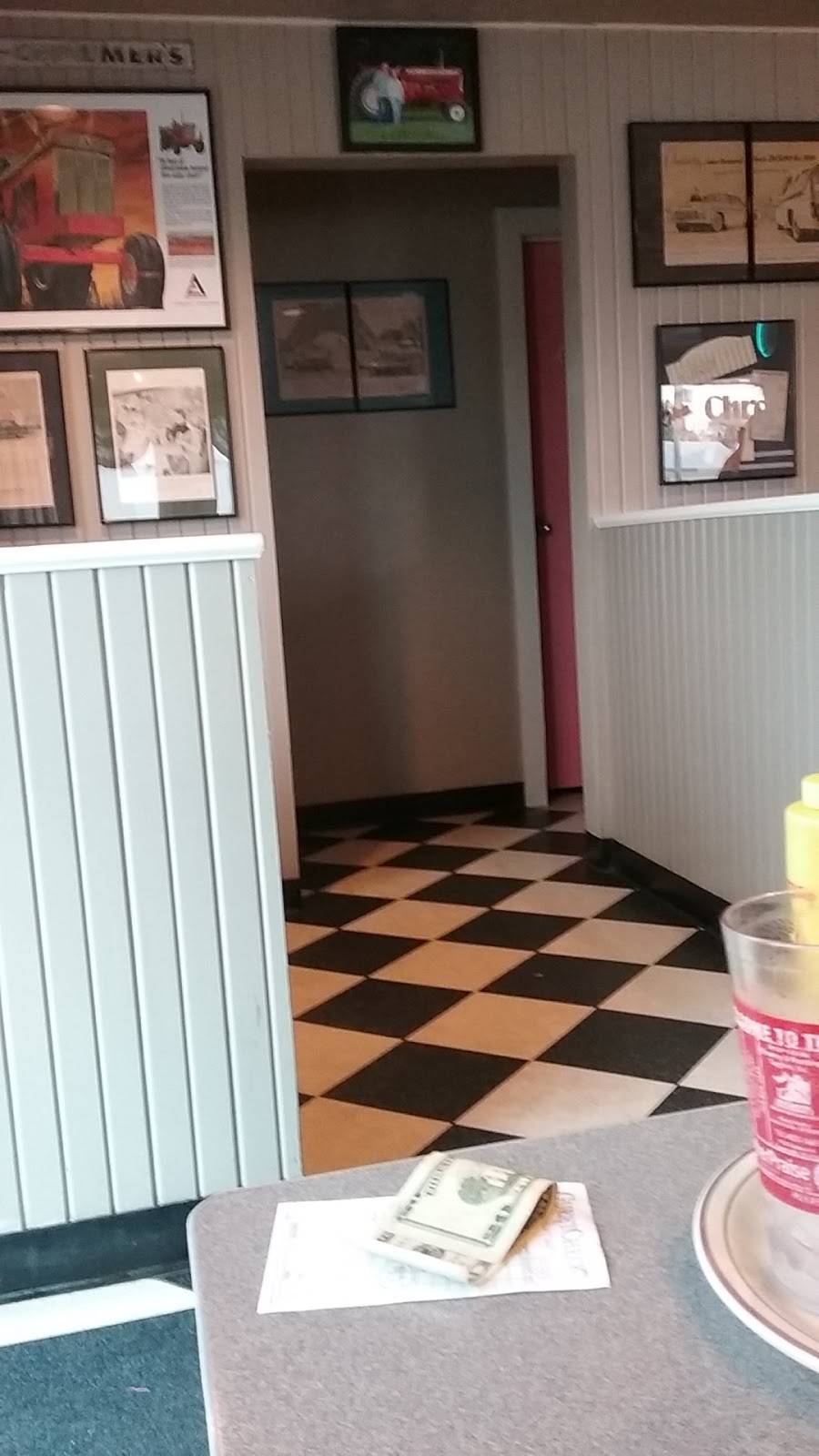 Chrome Grill | restaurant | 428 E 5th St, Connersville, IN 47331, USA | 7658259049 OR +1 765-825-9049