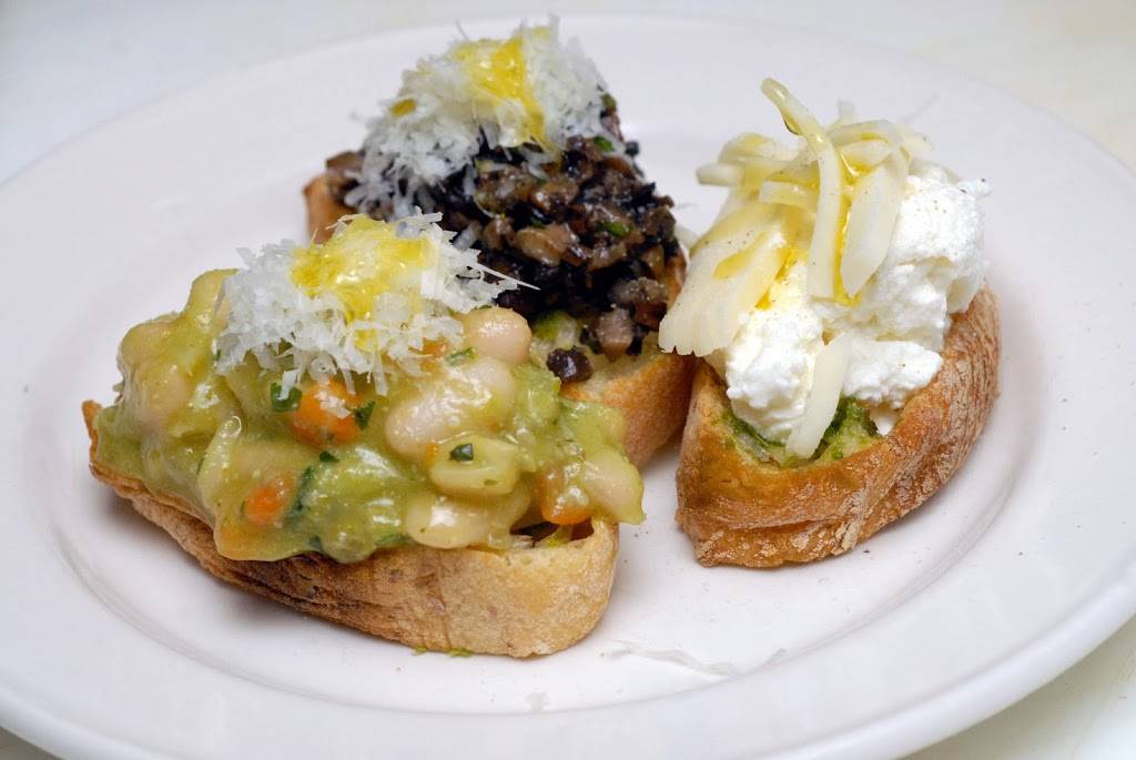 Frankies 570 Spuntino | restaurant | 570 Hudson St, New York, NY 10014, USA | 2129240818 OR +1 212-924-0818