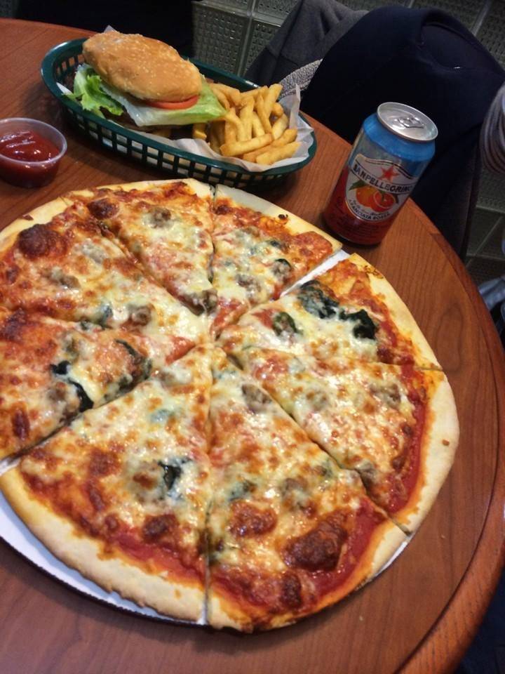 Mama Mia Pizza | meal delivery | 703 Chester Pike, Prospect Park, PA 19076, USA | 6105322747 OR +1 610-532-2747