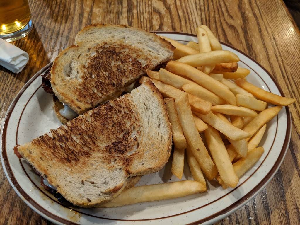 The Riata Diner & Tavern | restaurant | 190 S J St, Livermore, CA 94550, USA | 9252949170 OR +1 925-294-9170