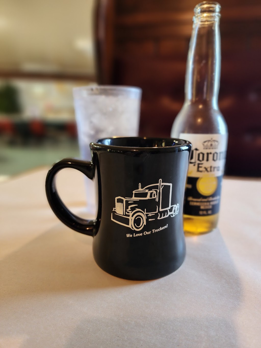 Crossroads at Mid-America Travel Plaza | restaurant | 16 N 5th Ave, Belle Fourche, SD 57717, USA | 6058922270 OR +1 605-892-2270