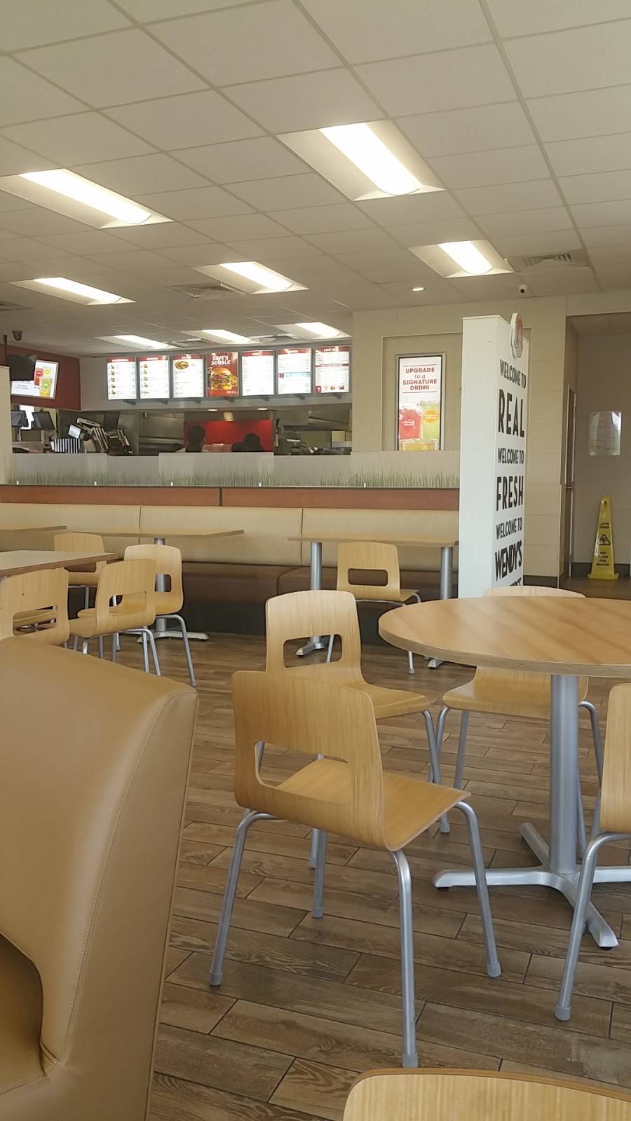 Wendys | restaurant | 1916 Rees St, Breaux Bridge, LA 70517, USA | 3373149294 OR +1 337-314-9294