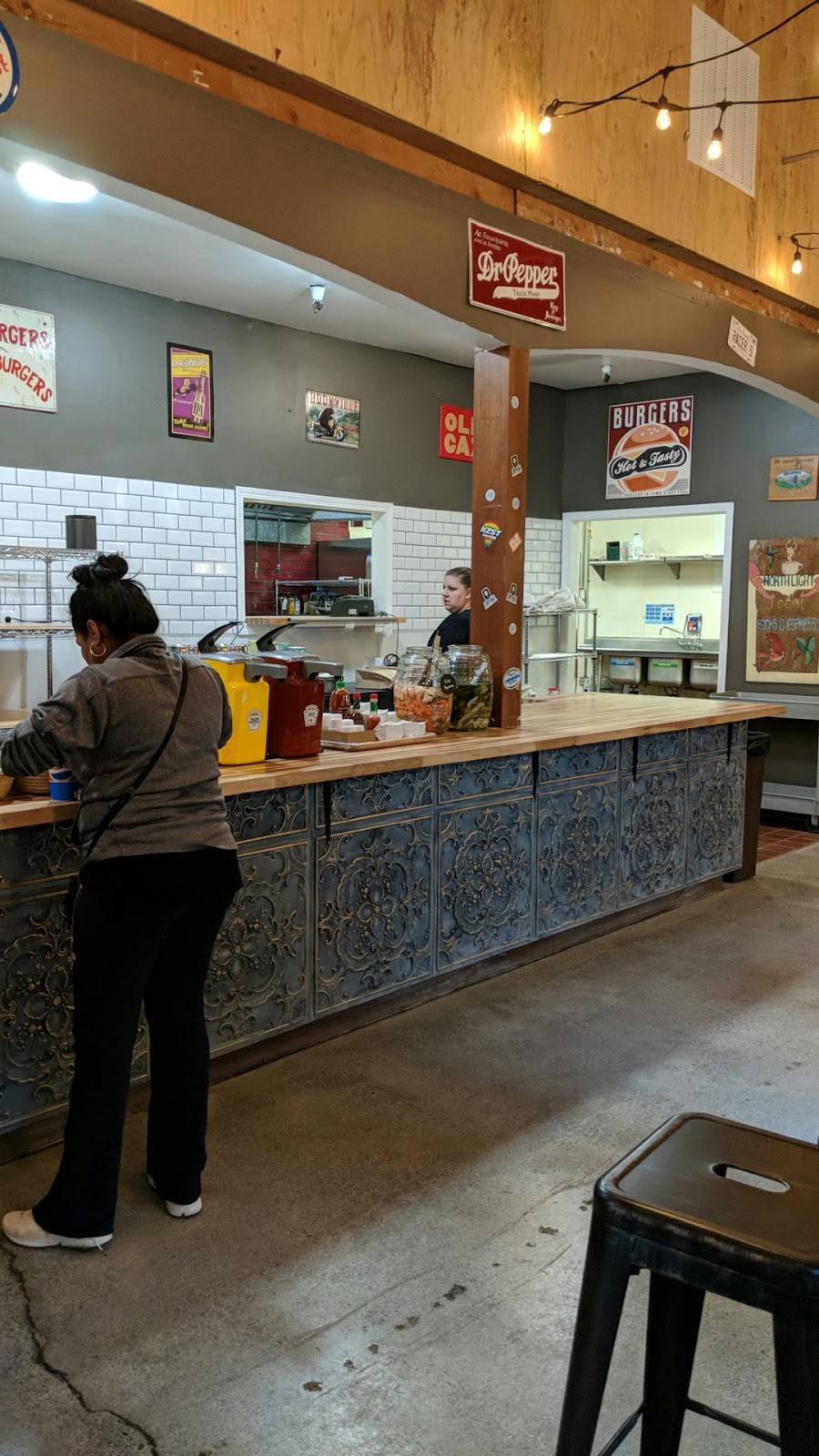 Acme Burger | restaurant | 550 E Cotati Ave, Cotati, CA 94931, USA | 7076655620 OR +1 707-665-5620