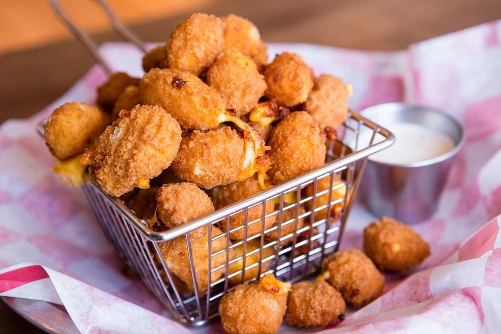 Easy Street Pizza & Beer Garden | restaurant | 3750 N Central Ave, Chicago, IL 60634, USA | 7739930464 OR +1 773-993-0464