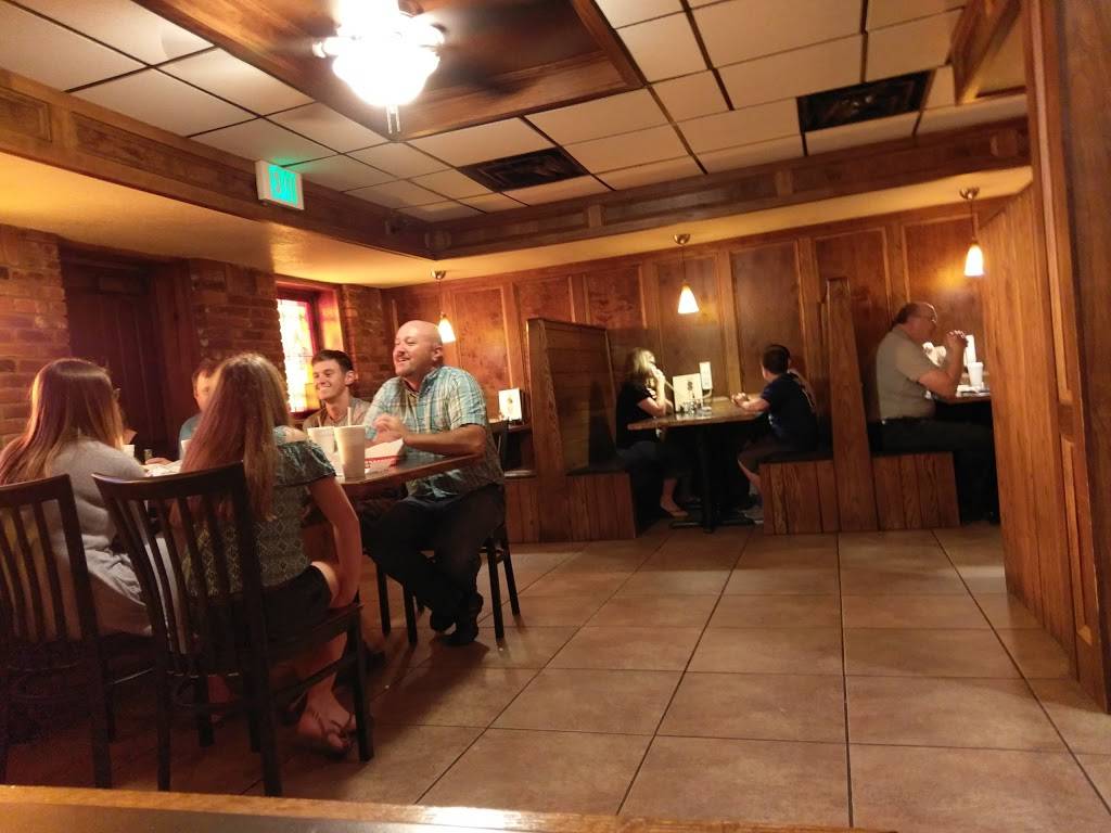 Pizza King | restaurant | 211 N Perkins St, Rushville, IN 46173, USA | 7659322212 OR +1 765-932-2212