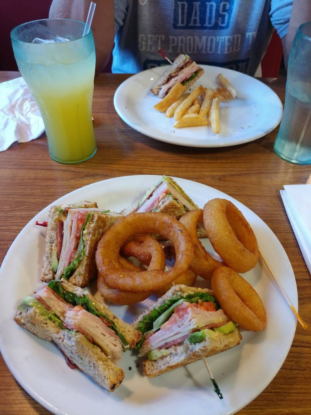 Dennys | restaurant | 875 Cochrane Rd, Morgan Hill, CA 95037, USA | 4087789187 OR +1 408-778-9187