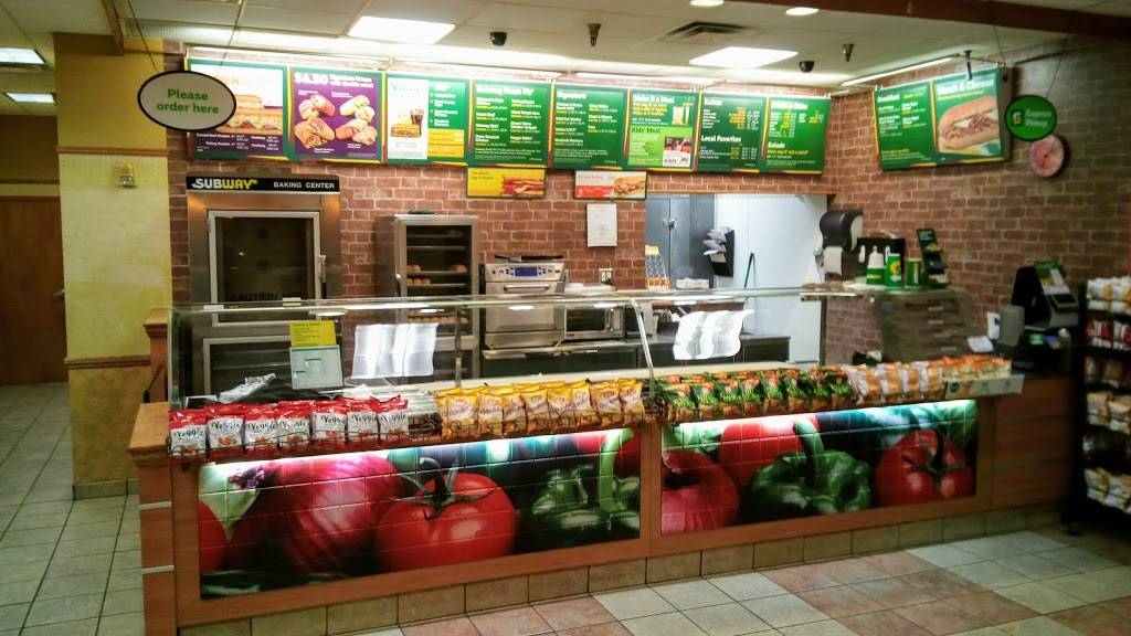 Subway | meal takeaway | 105 S Parker St, Olathe, KS 66061, USA | 9137910101 OR +1 913-791-0101
